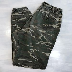 No Boundaries faded distressed camo joggers 36/38